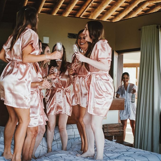 Bridesmaid Proposal Gifts Letter Cosmetic makeup bag bulk for Wedding Party Favors Bachelorette party decorations Toiletry Organizer Bag Makeup Case Gift (8, White)