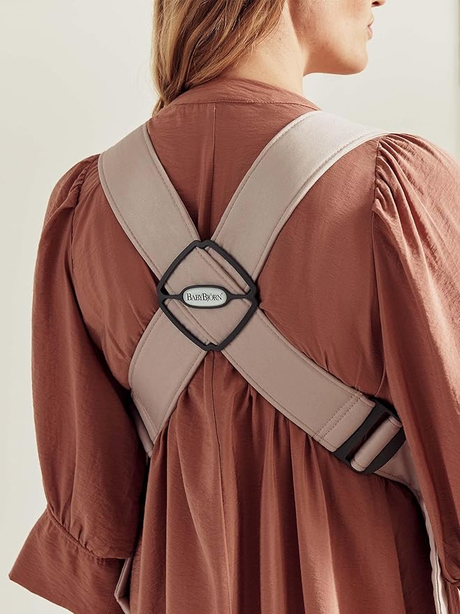 BabyBjörn Baby Carrier Mini, 3D Jersey, Light Beige | Newborn Carrier (7-25 lbs), Ergonomic, Easy-to-Use