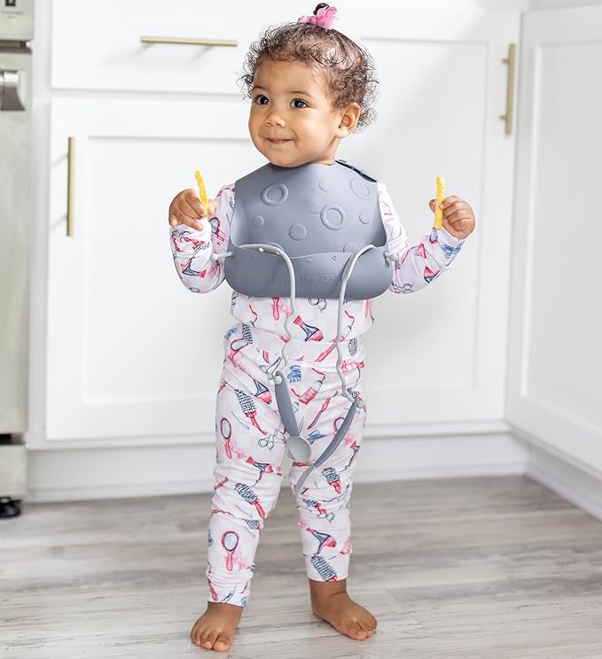 BUSY BABY Bungee Bib & Utensil Set – Adjustable Silicone Bib with Pocket & Tethered Utensils for Babies & Toddlers